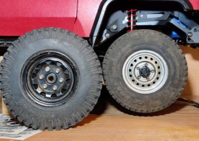 Smaller Tires vs BRX01 OEM